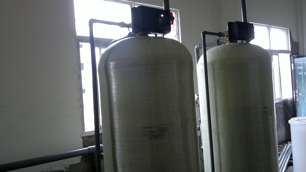 黄石某制约厂10T软化水设备.jpg